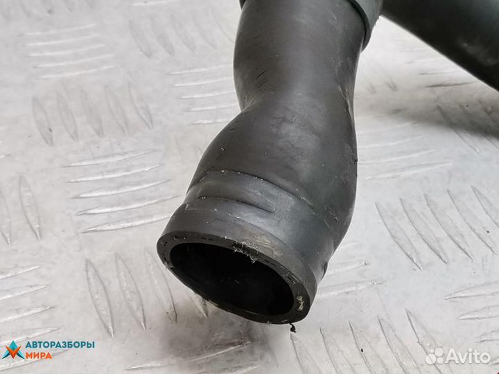 Патрубок радиатора Volkswagen Jetta 4 1999