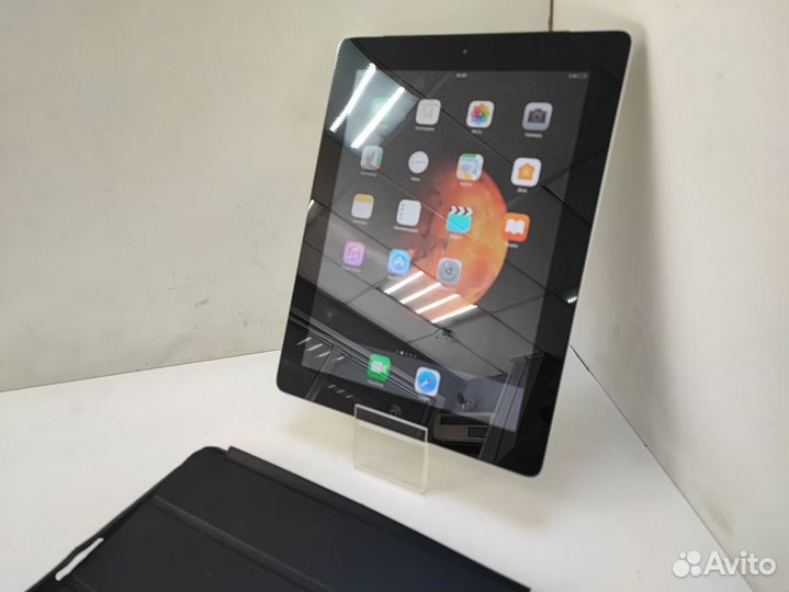 Планшет с SIM-картой Apple iPad 4 16Gb Wi-Fi + Cel