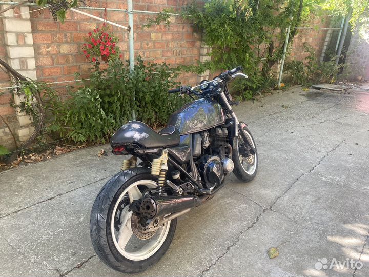 Kawasaki ZRX 400