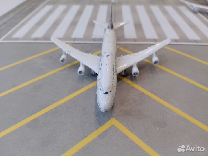 Самолёт Boeing 747 