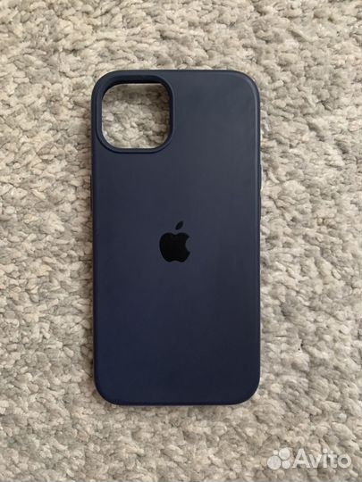 Чехол на iPhone 13