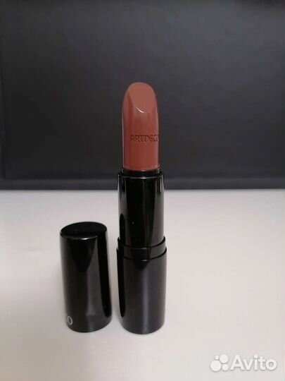 Новая помада Artdeco perfect color, коричневая