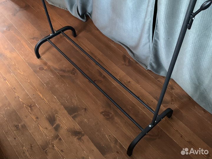 Напольная вешалка