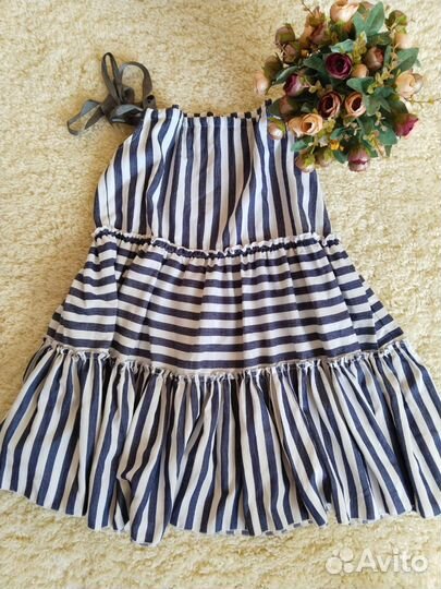 Пакетом вечерние платья, кардиган и.т.д