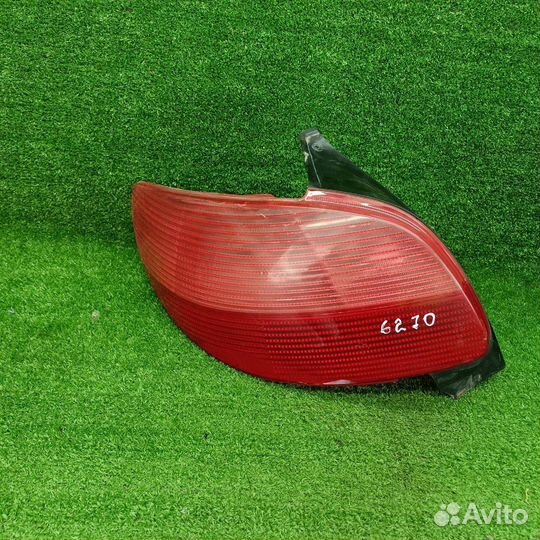 Фонарь задний левый Peugeot 206 2000