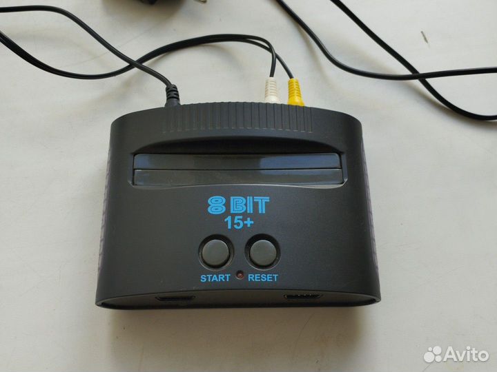 Игровая приставка dendy 8bit