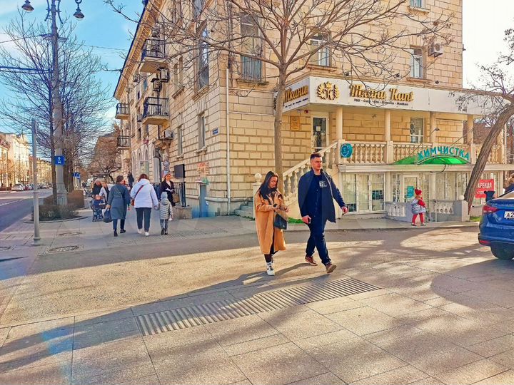 Мегатрафик. Кофейня или Магазин на Большой Морской