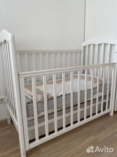 Детская кроватка