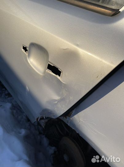 Задняя левая дверь Opel Corsa D под ремонт