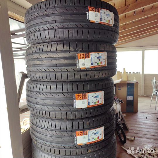 Tracmax X-Privilo TX3 245/45 R20