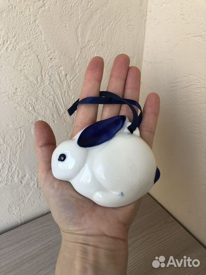 Пасхальный зайчик фароровый.Италия