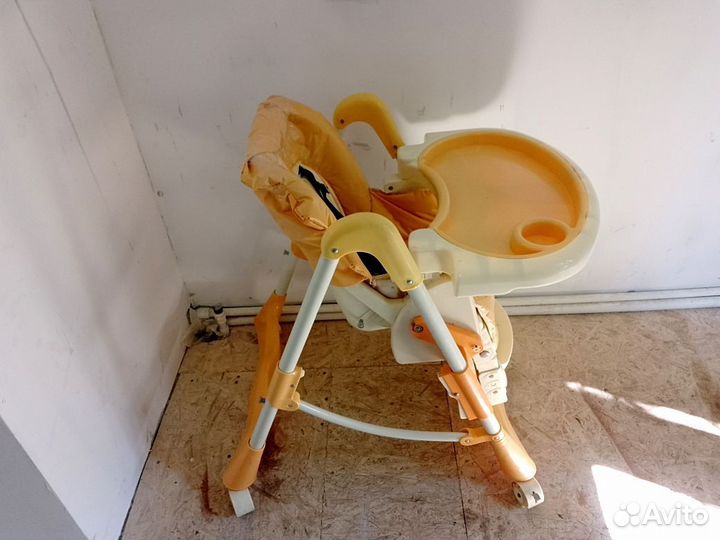 Стульчик для кормления (на колесах)