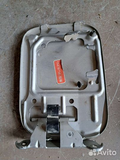 Лючок бензобака Nissan Fuga Infiniti m35