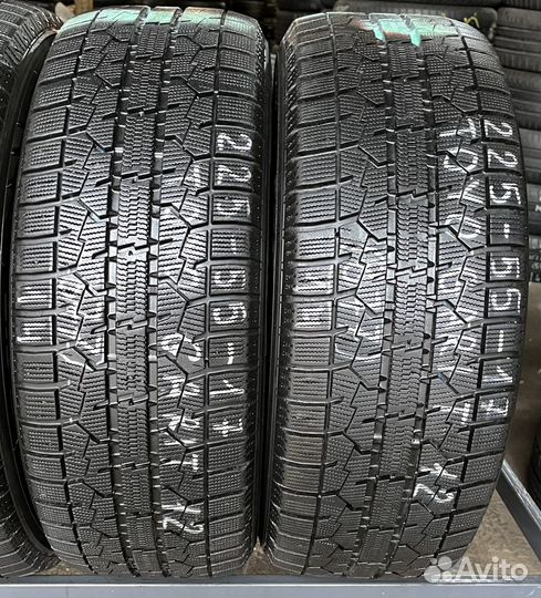 Toyo Observe Garit GIZ 225/55 R17