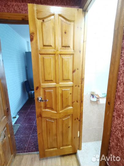 Межкомнатные двери деревянные бу 80см и 60 см
