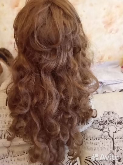 Парики женские