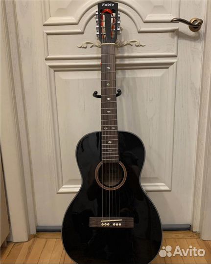 Гитара черная новая