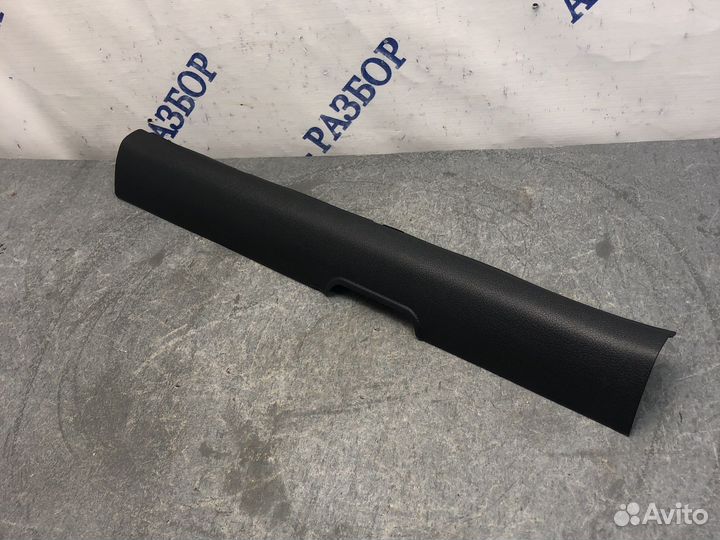 Пер прав накладка порога Stinger GT