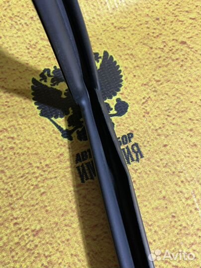 Уплотнительная резинка бок., левого стекла Quoris