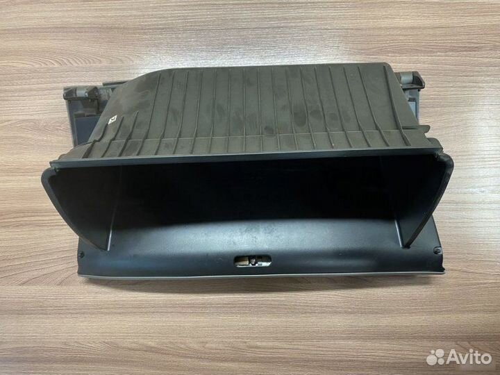 Бардачок Honda Civic 8