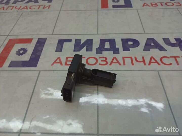 Расходомер воздуха (массметр) Toyota Land Cruiser (J100) 22204-27010