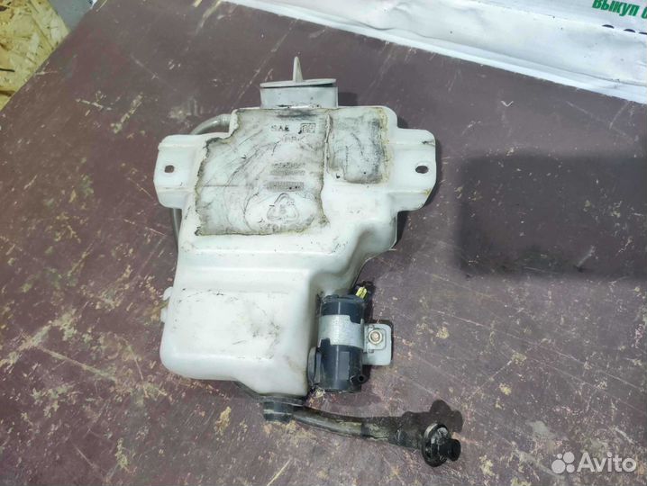 Бачок омывателя крышки багажника Pajero 2