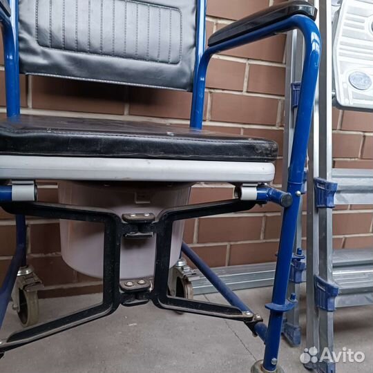 Кресло-стул инвалидное