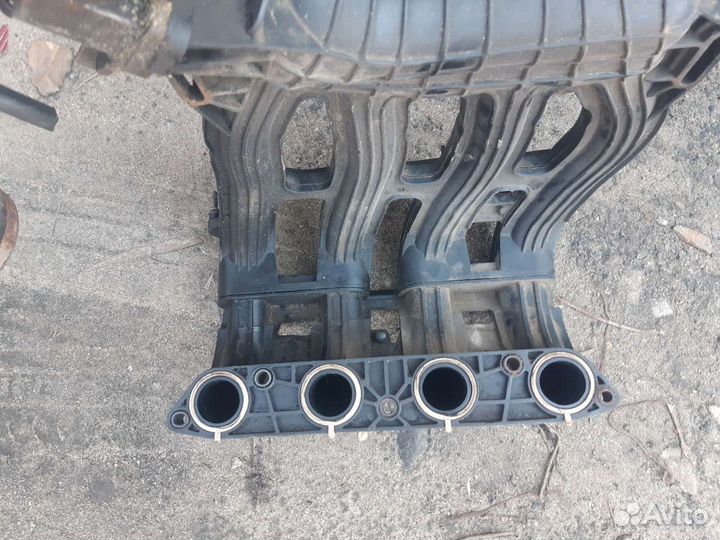 Впускной коллектор Лада priora