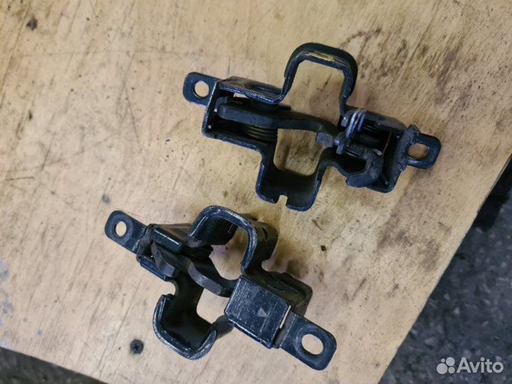 Замок капота Mercedes-Benz S-Klass седан M273.961