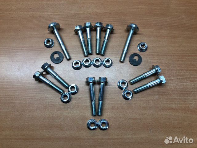 Комплект болтов крепления рычагов задней подвески