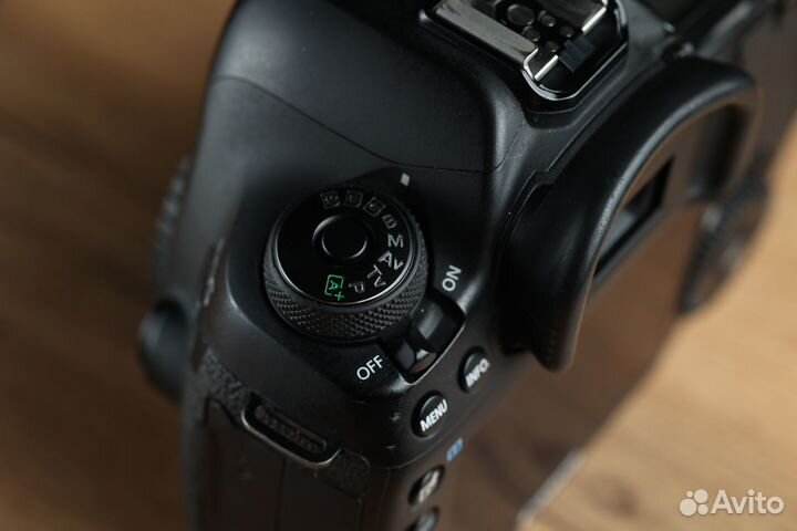 Canon EOS 5D Mark IV body