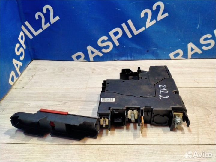 Блок предохранителей Mercedes-Benz 212.036 E 250