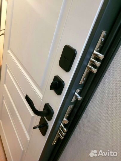 Дверь входная металлическая