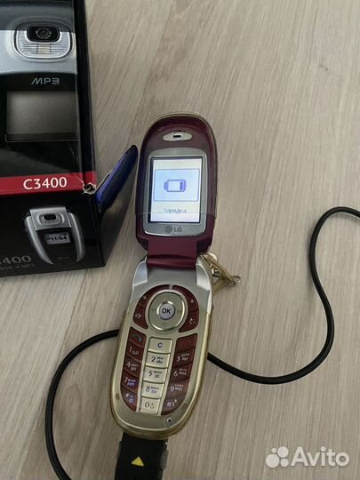 Телефон LG C3400