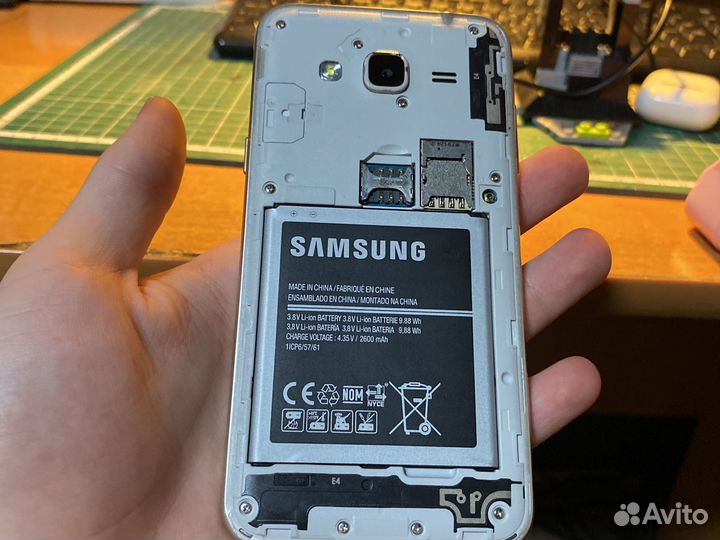 Телефон Samsung galaxy j3 2016