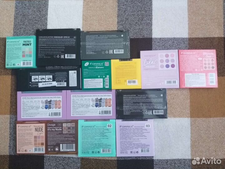 Палетки теней Ever Beauty, Farres, Vivienne Sabo