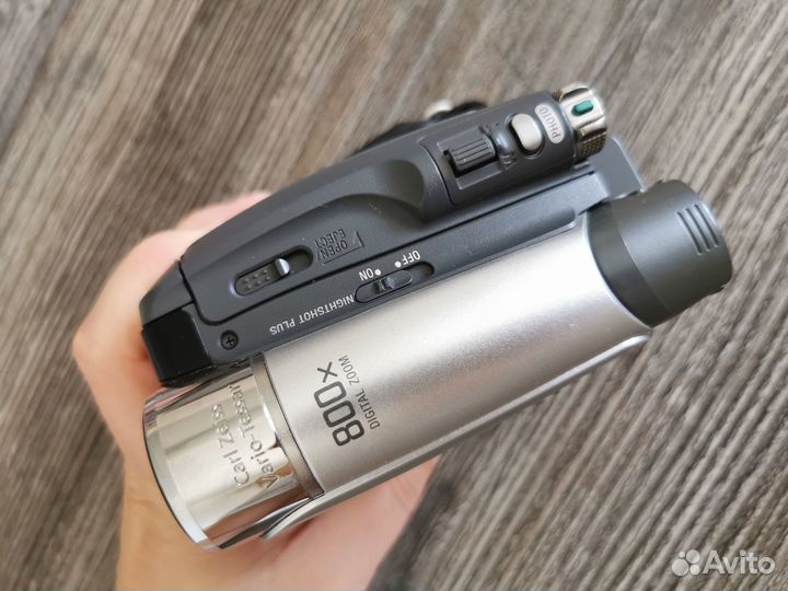 Видеокамера Sony Handycam DCR-HC36