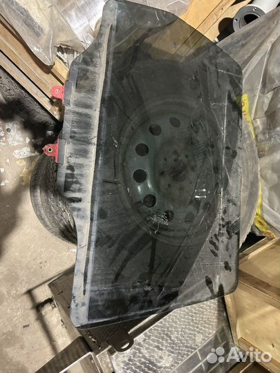 Стекло передней правой двери,стело задний двери