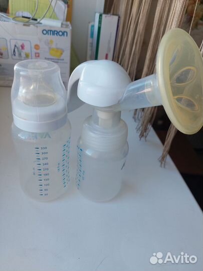 Молокоотсос ручной Avent + 2 бутылочки
