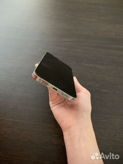 Телефон айфон 12 Pro