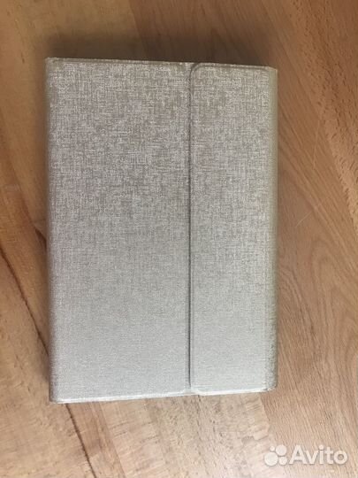 Чехол-книжка с блютуз-клавиатурой для iPad Air