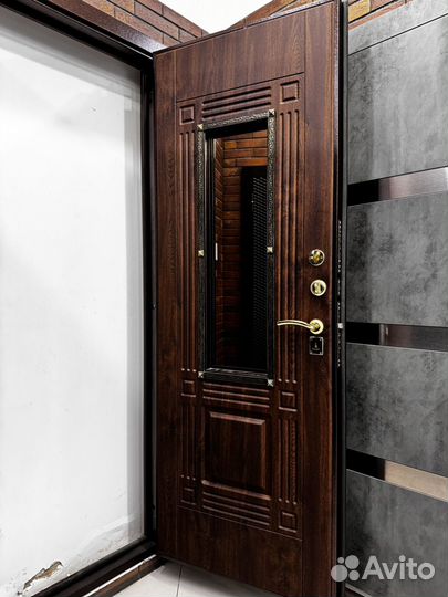 Дверь входная железная