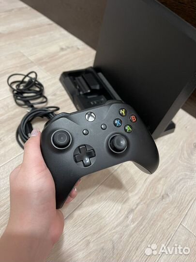 Xbox ONE X black 1TB