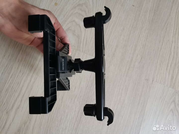 Держатель для планшета в авто