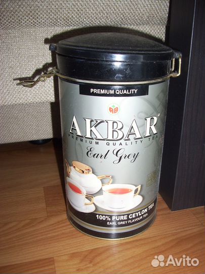 Подносы 3 шт разные и Банки для чая