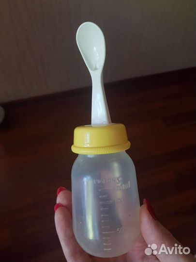 Бутылочка Pigeon с ложечкой для кормления