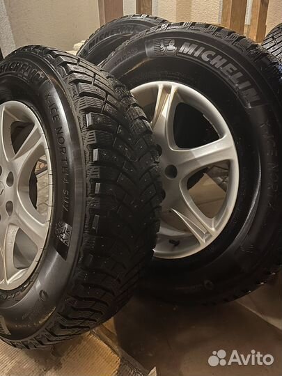 Michelin X-Ice North 4 SUV 215/70 R16 100