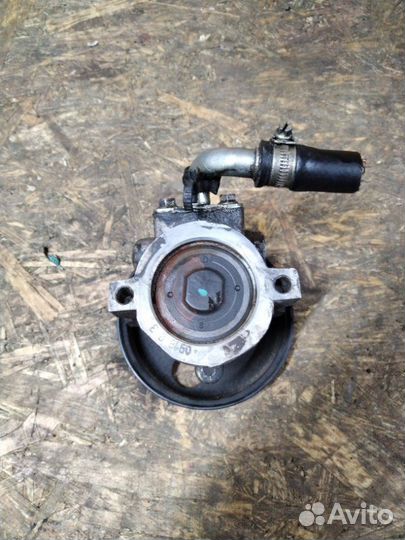 Насос гура Chevrolet Captiva C100 Z24SED 2008