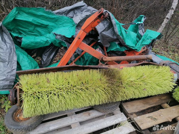 Щетка коммунальная