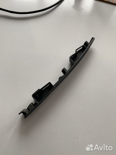 Ресничка правой фары Ford Kuga2